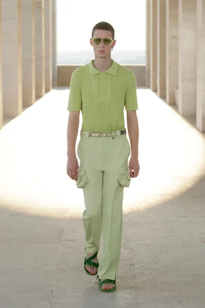 Look 9